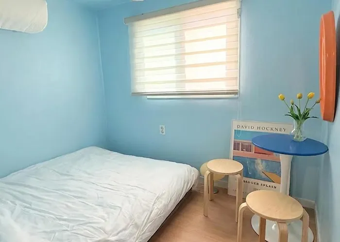 5min Walk To Hongdae Station 2br For 6 Area アパート ソウル特別市