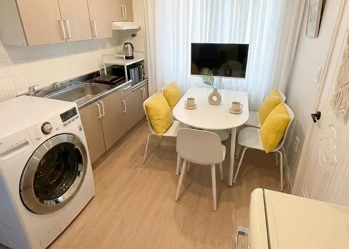 アパート 5min Walk To Hongdae Station 2br For 6 Area *